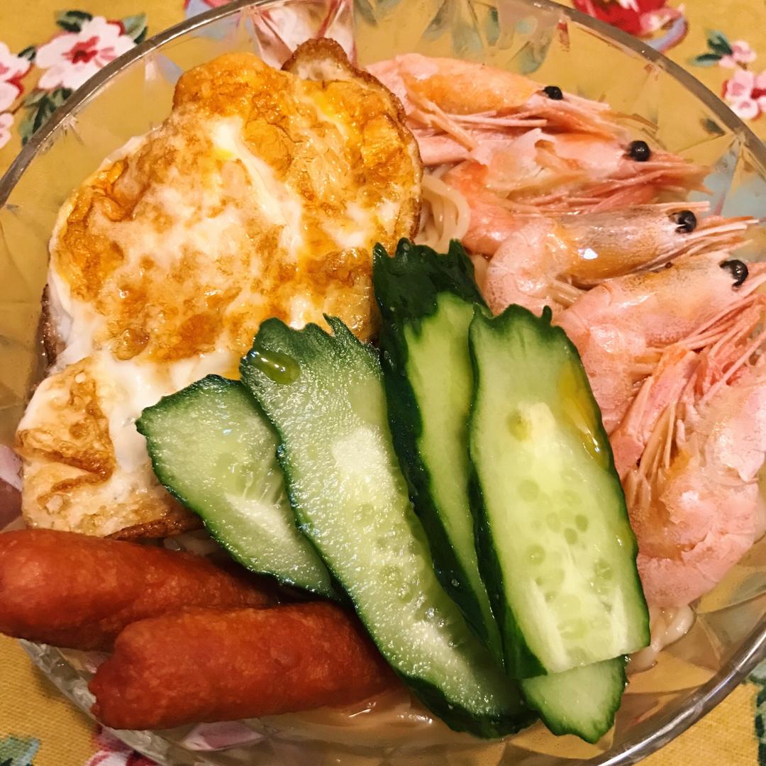 (*･ω･)雞蛋香腸公仔面（出前一丁）