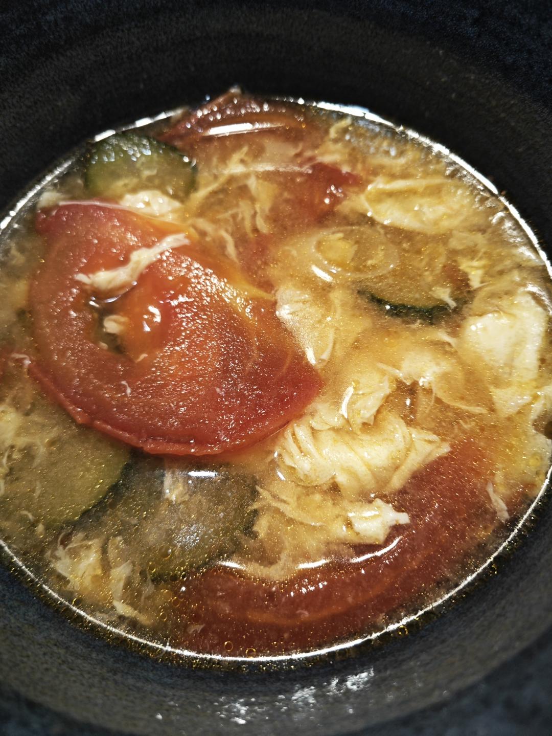 西红柿黄瓜鸡蛋汤