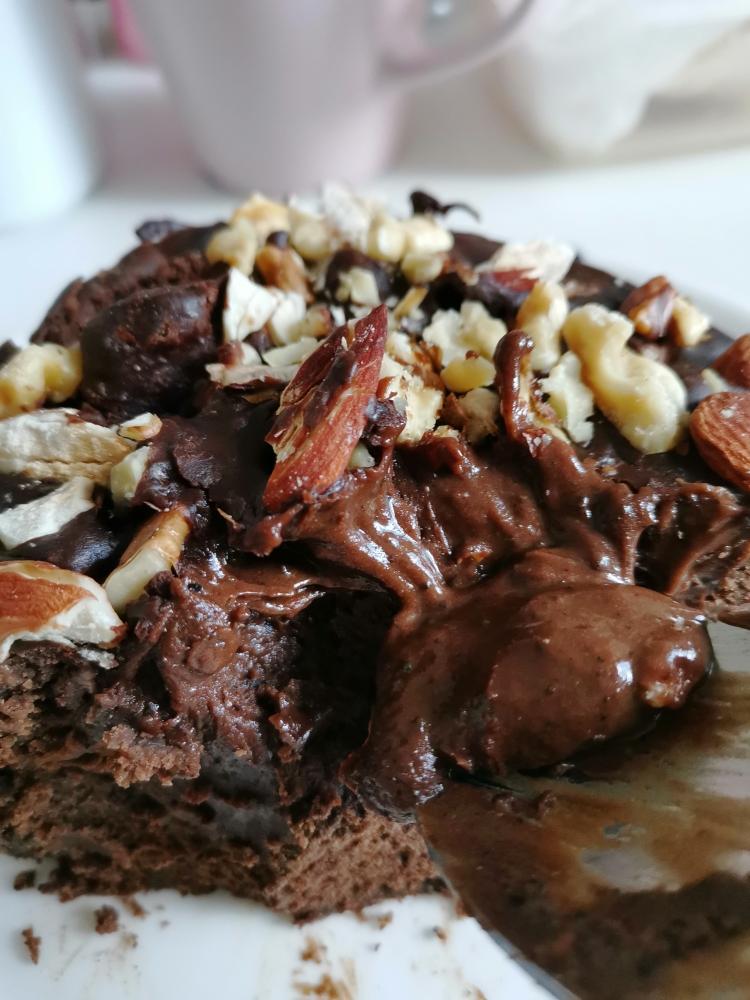 只用洗一个碗的可可布朗尼蛋糕！（微波炉版）