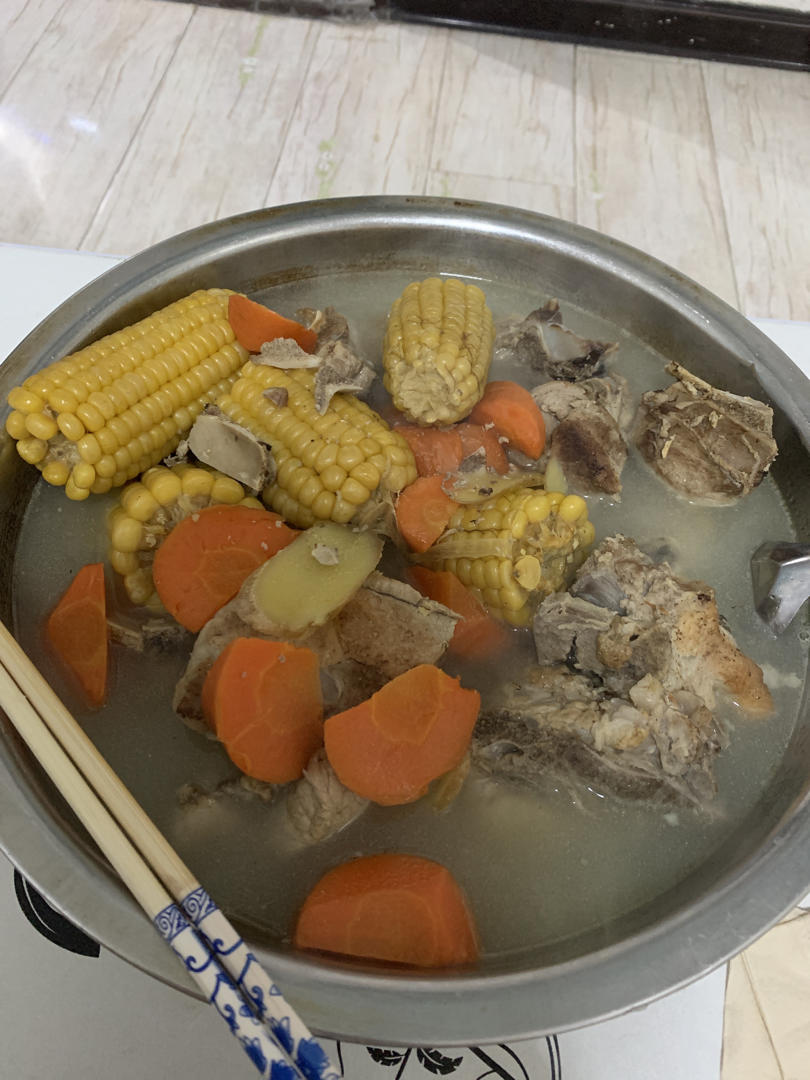 教你炖出来奶白色的排骨汤，香甜可口