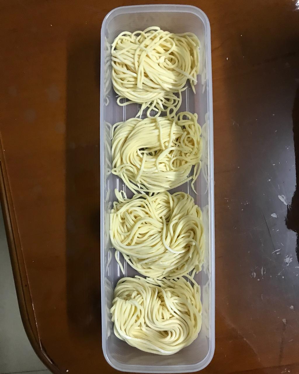 秘制牛肉酱拌面~附自制面条做法