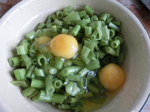 空心菜梗炒鸡蛋的做法 步骤3