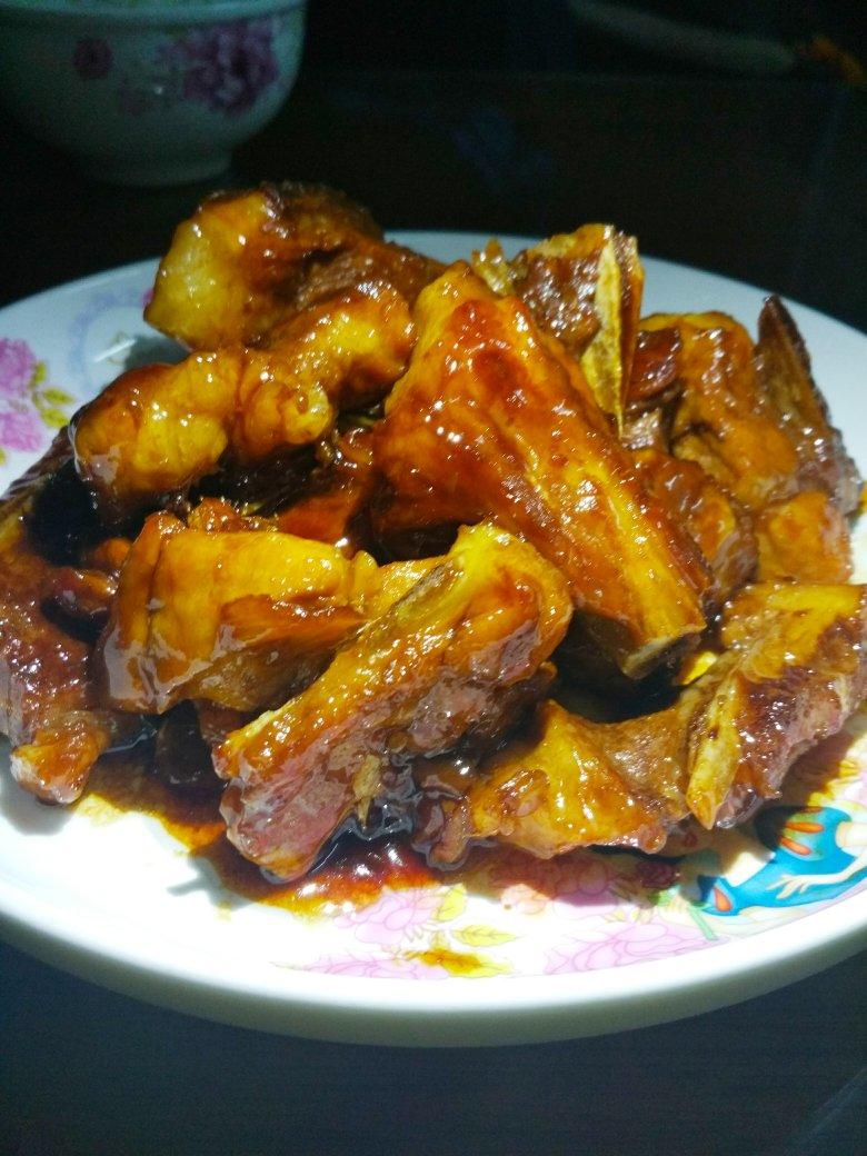 隔壁8姨做的水煮法红烧排骨