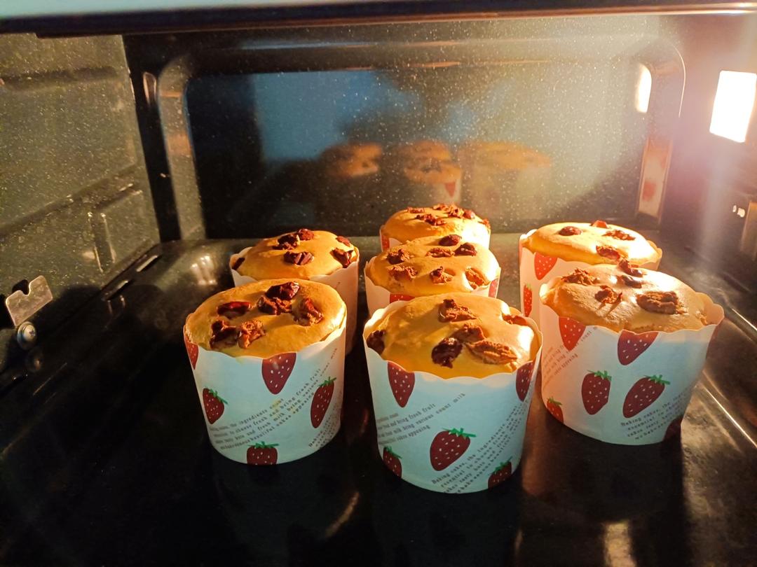 戚风纸杯蛋糕（不开裂、不塌陷）