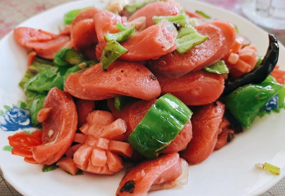 青椒炒火腿肠～童年回忆