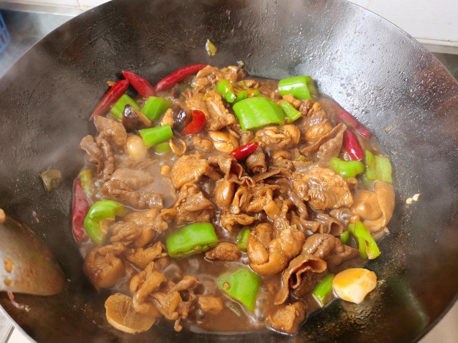 爆辣黄焖鸡米饭