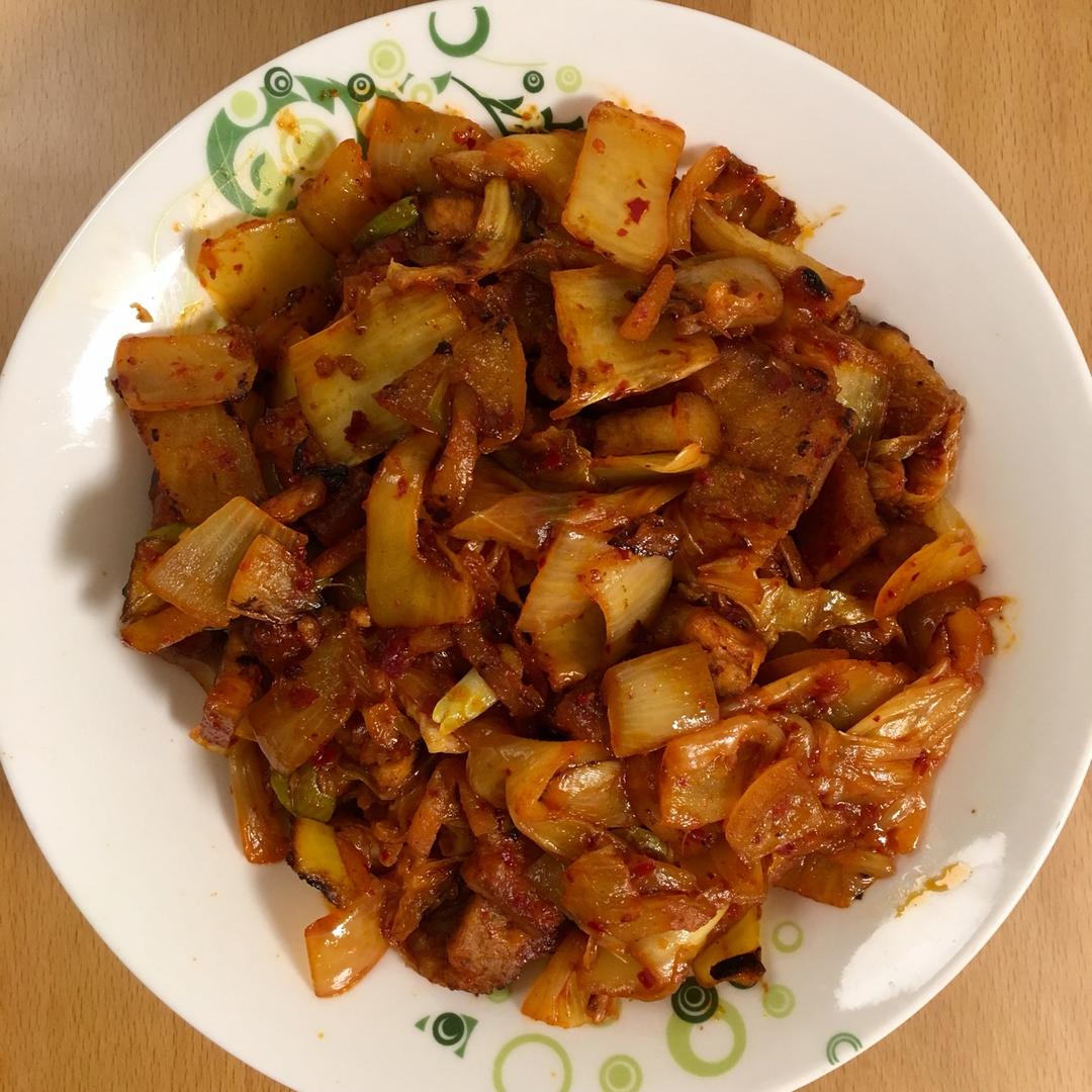辣白菜炒五花肉