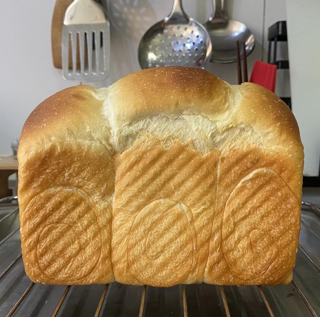 烫种酸奶蛋白吐司