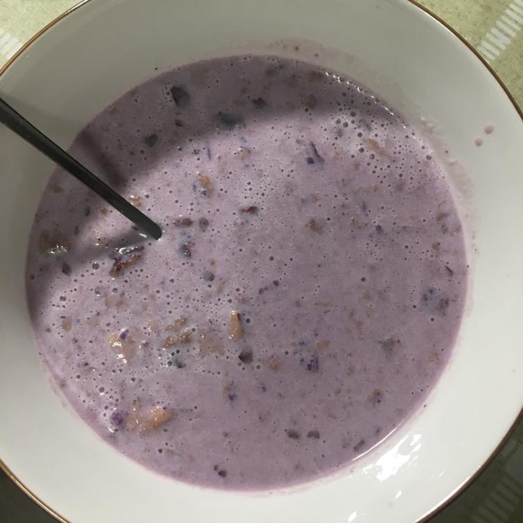 营养又美味的紫薯红枣奶昔