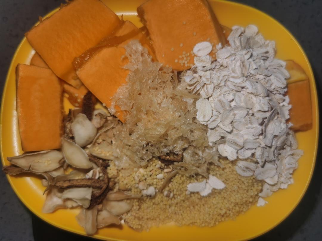 养生饮品：南瓜小米银耳糊