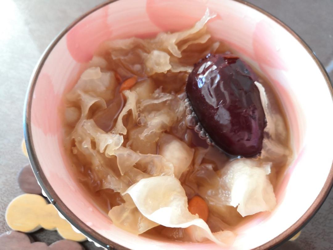 冰糖银耳梨汤