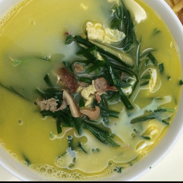 扇贝韭菜鸡蛋汤