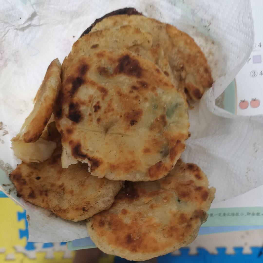 家常葱油饼 柔软多层 凉了也不硬 附细节视频详解