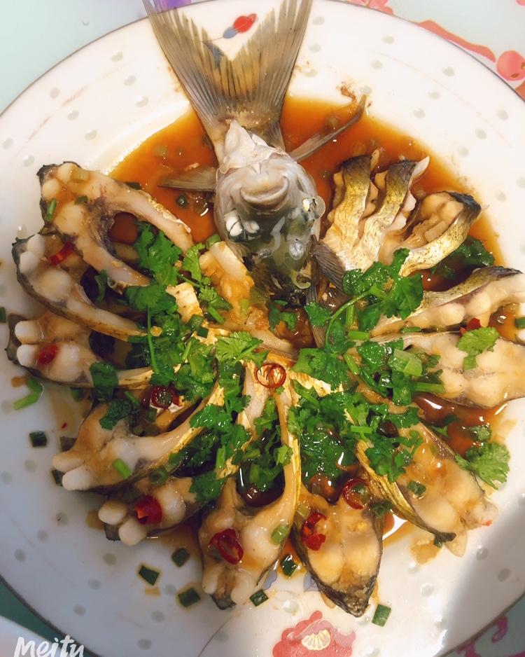 年夜菜必备❗️全家都爱的孔雀开屏清蒸鳊鱼🐟