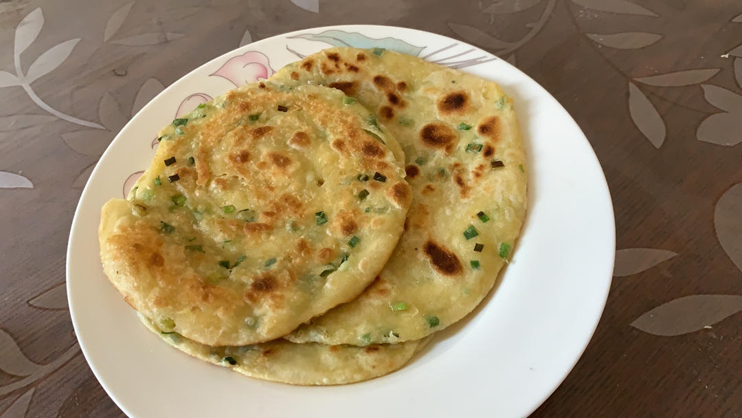 家常鸡蛋葱油饼 凉了也不硬 外酥里软 媲美早餐店 附细节视频详解