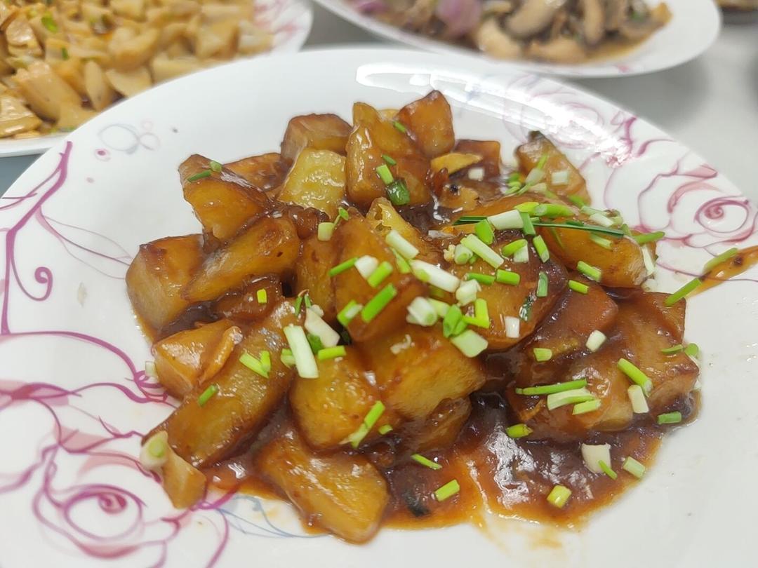 🔥巨下饭，软糯入味！比肉还好吃的红烧土豆