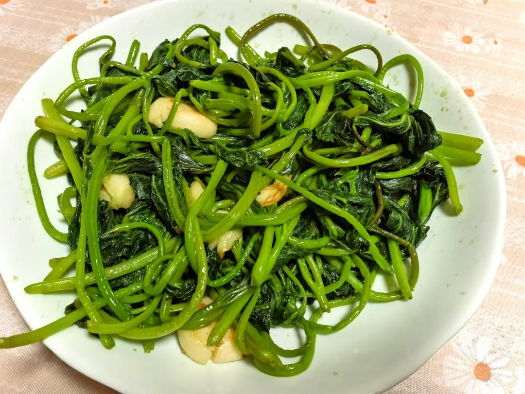 延缓衰老的炒番薯叶