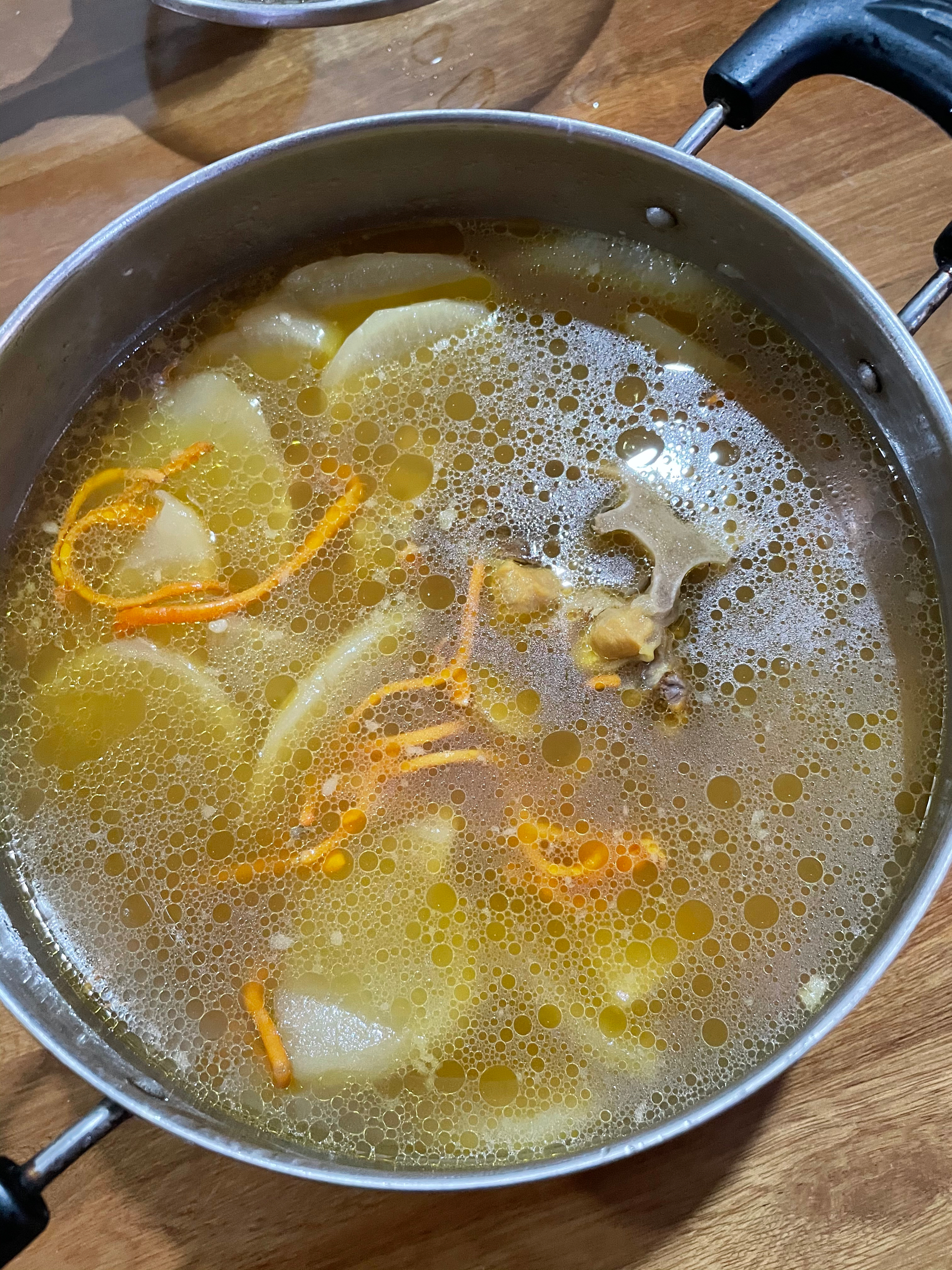 白萝卜牛尾汤