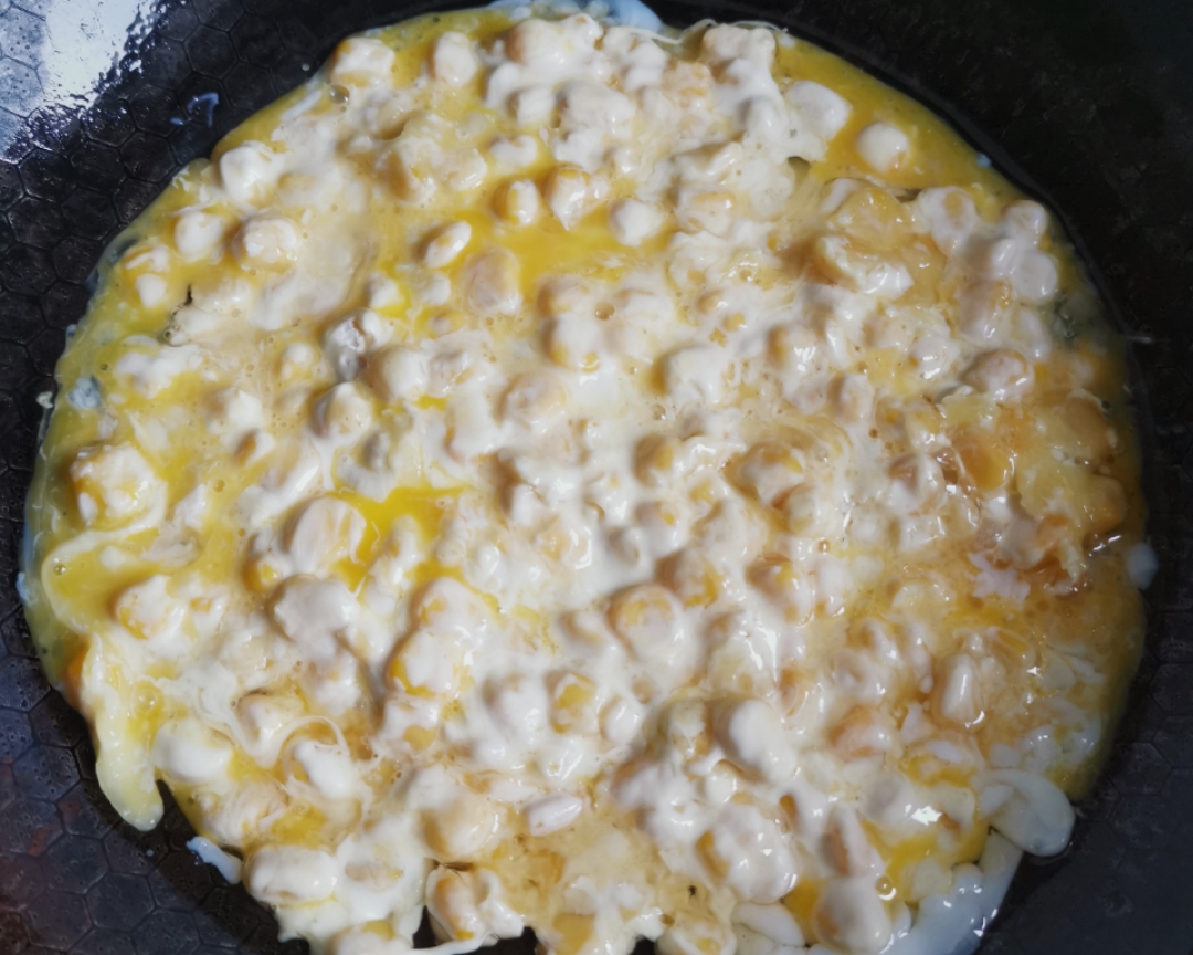 减肥低脂简单好吃的奶香玉米烙的做法 步骤3