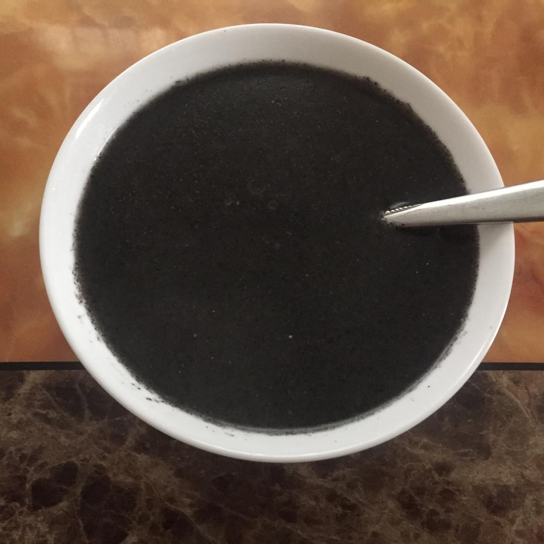 小吃 芝麻糊 ___筱做的芝麻糊 赞 黑芝麻(或已炒熟打碎的黑芝麻粉),白