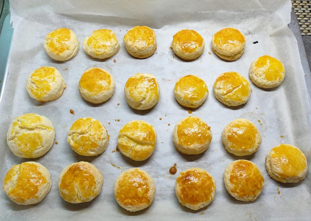 【视频】3分钟 奶油司康Scone(可能是世界上最快手的司康) 消耗淡奶油～