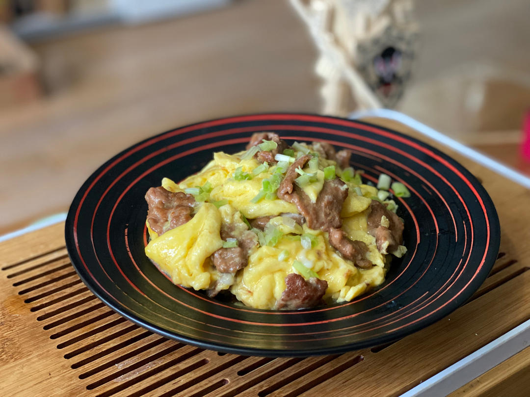 滑蛋牛肉，牛肉滑嫩，鸡蛋松软