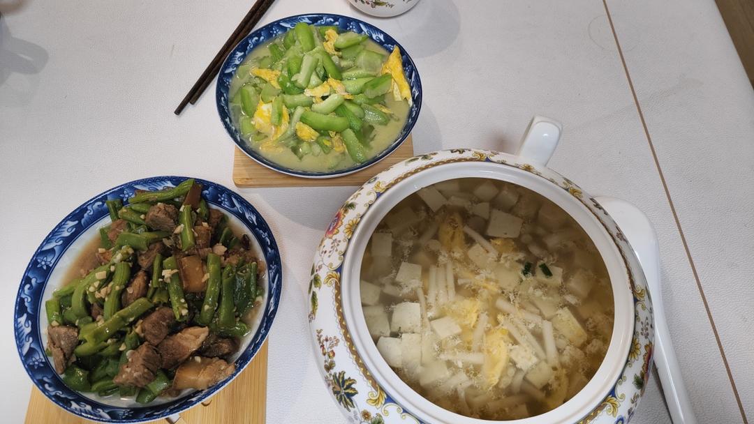 菌菇豆腐汤