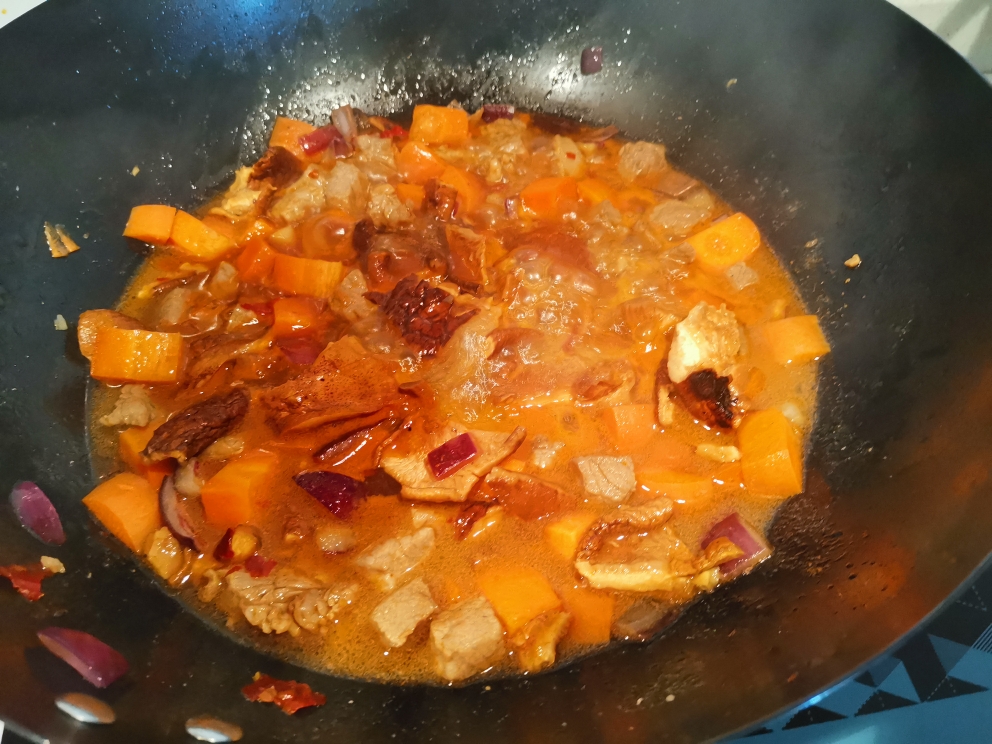 胡萝卜香菇牛肉焖饭的做法 步骤6