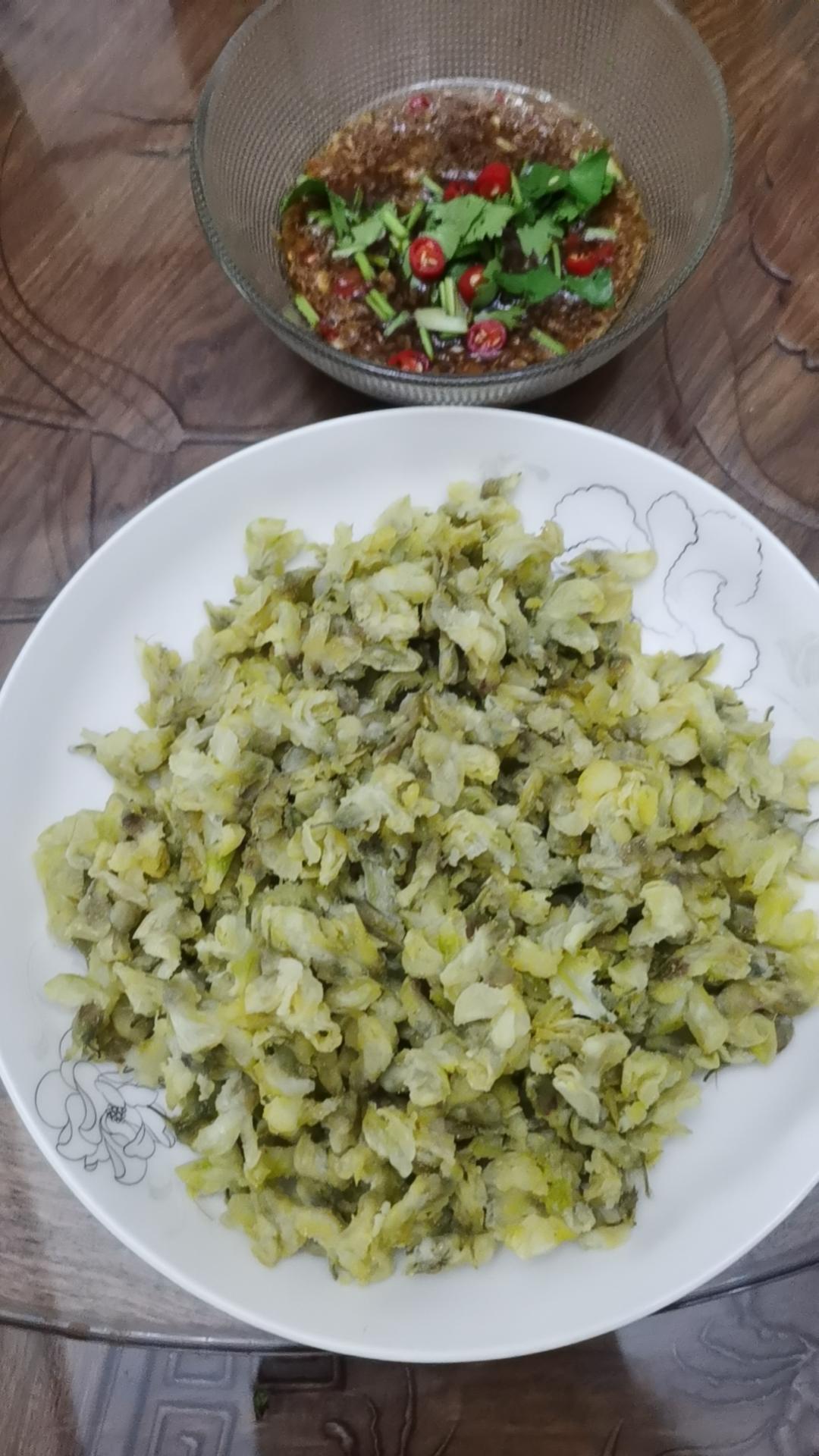 春季时令菜之蒸槐花