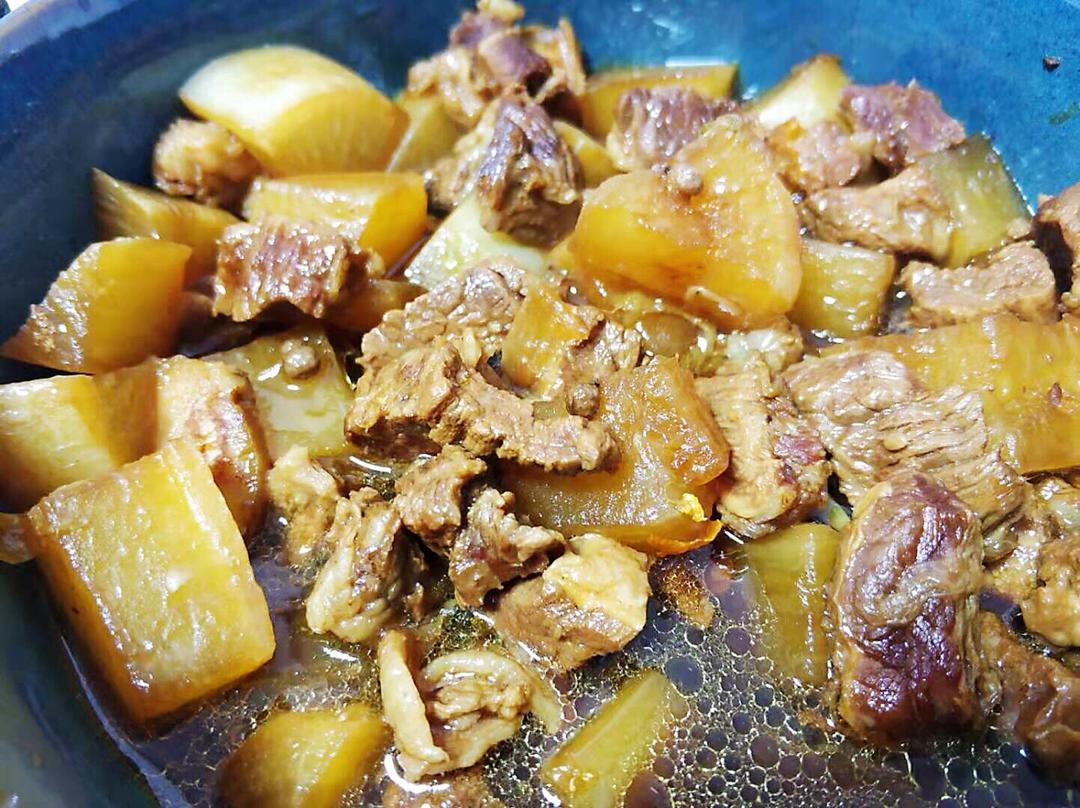 上班族的偶尔放肆晚餐——牛肉炖萝卜