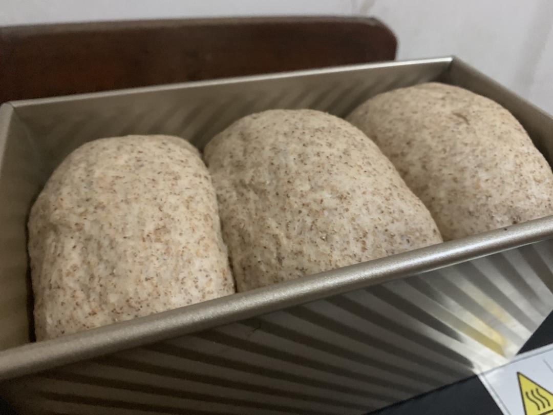 全麦吐司（含麸皮）