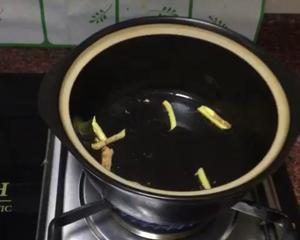 阿态牌番茄金针菇汤的做法 步骤2
