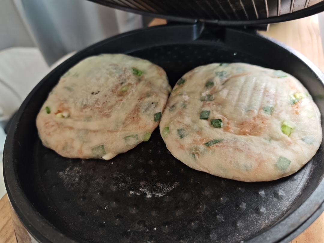 葱香肉松发面饼