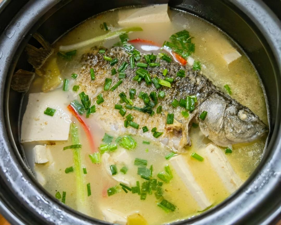 鲫鱼豆腐汤