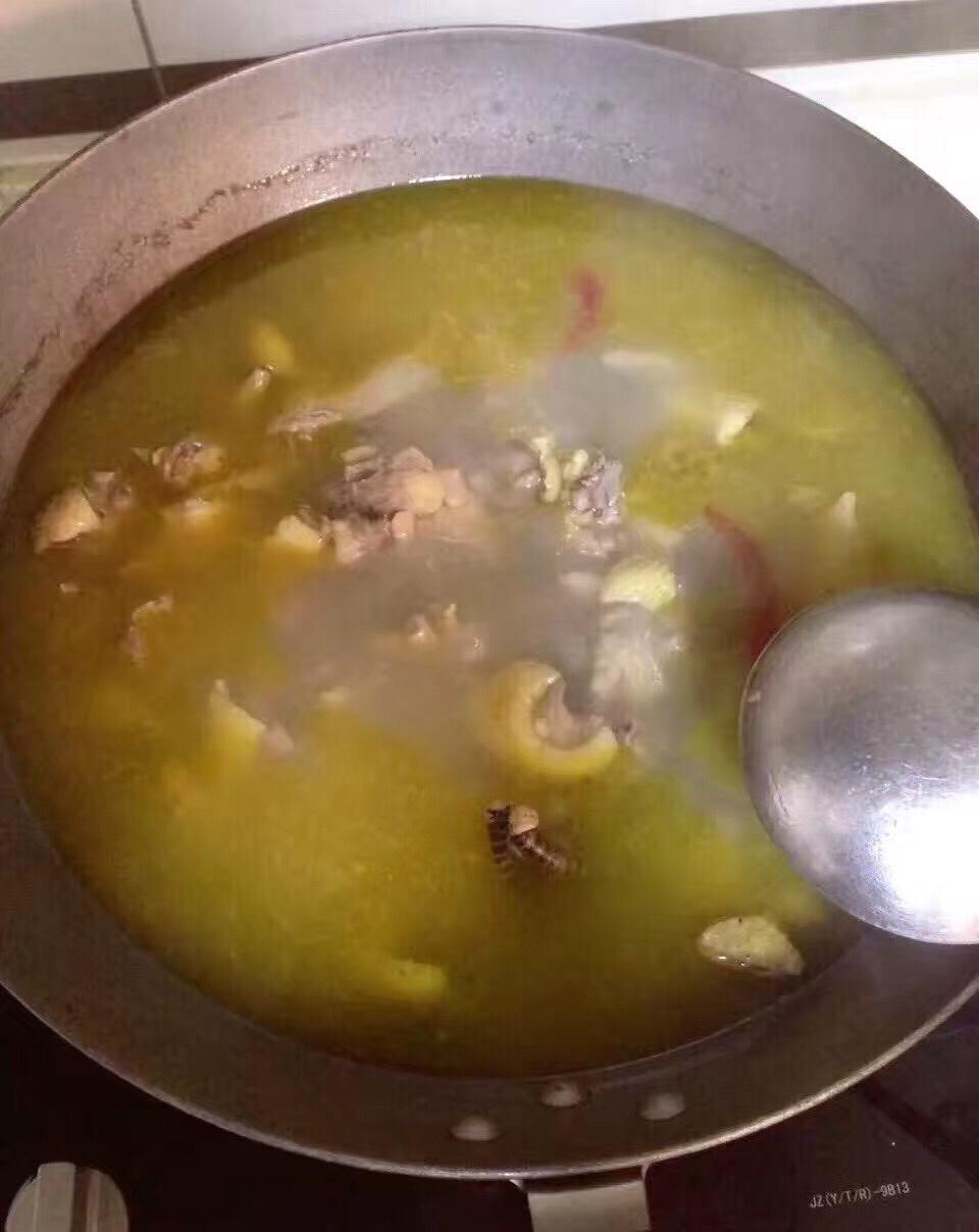 春会眯眼笑做的土鸡汤