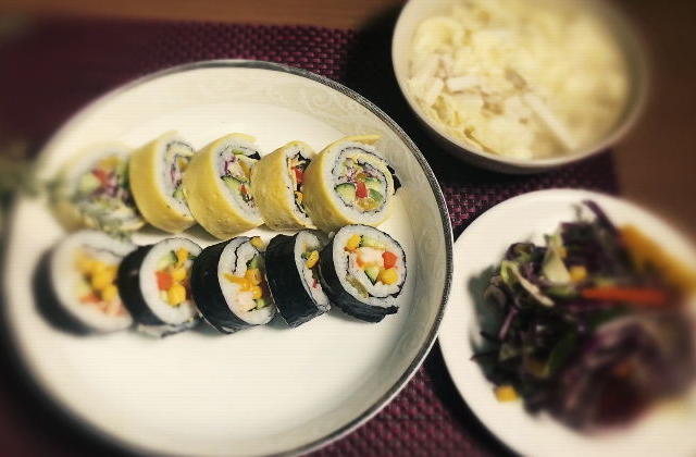 糖尿病人宜吃的健康花式寿司套餐—花式寿司、鸡丝豆腐汤、小拌菜