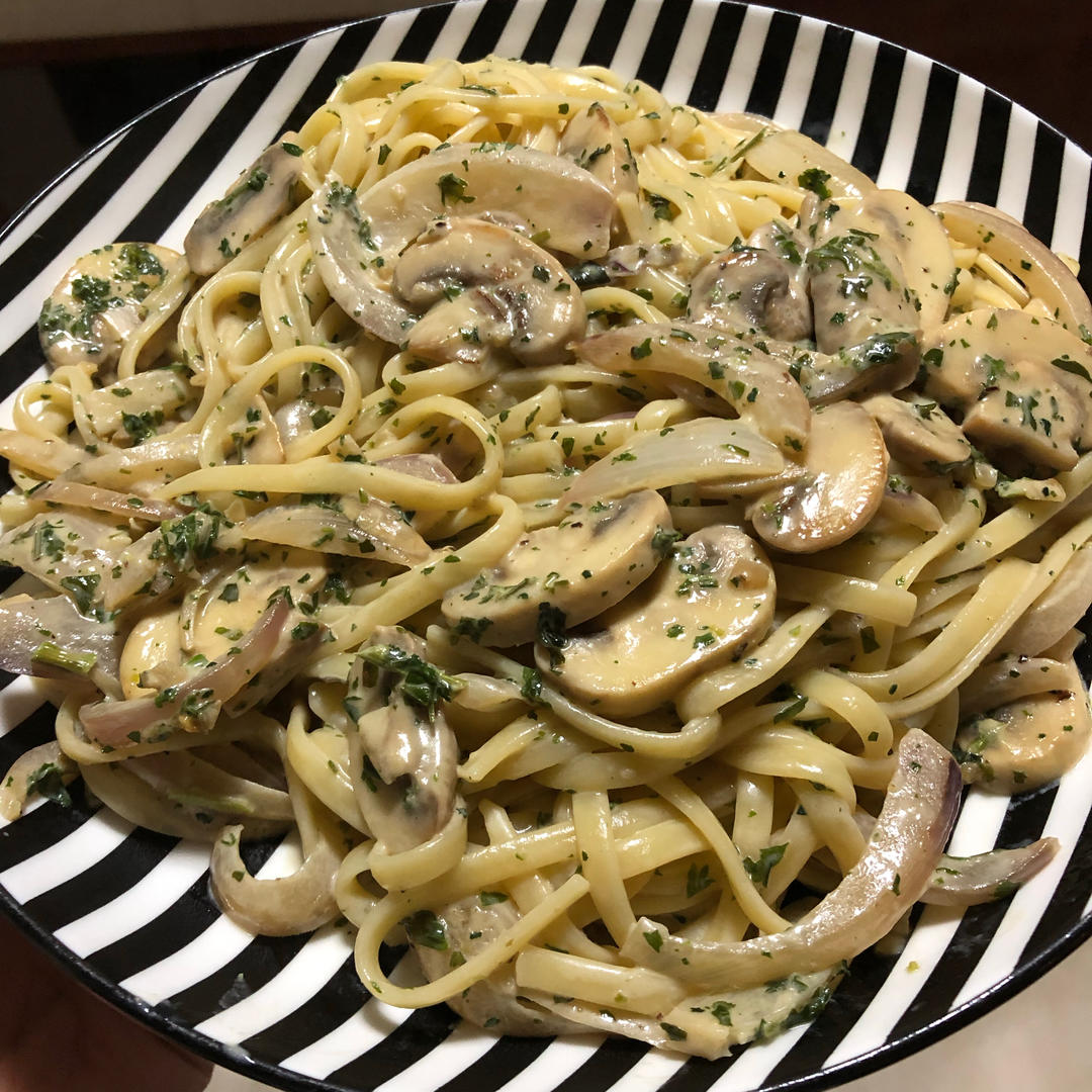 野菌奶油烩意面 
(超简易极好吃)