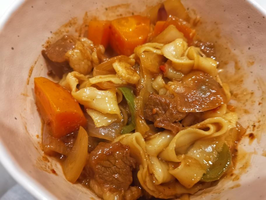绝了！有史以来最爱的孜然洋葱羊肉焖面！
