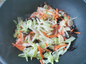 粉丝煲～虾干白菜粉丝煲的做法 步骤15