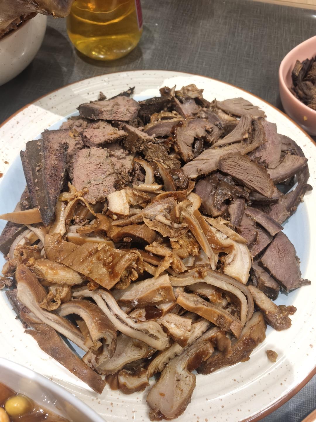 卤猪肝、猪肚、猪心