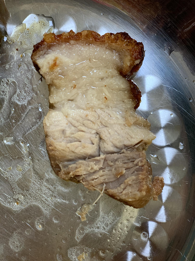 多次失败，越挫越勇终于做出来了广式脆皮烧肉