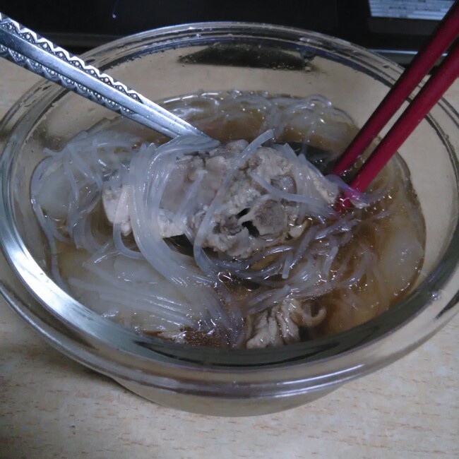 白萝卜排骨汤