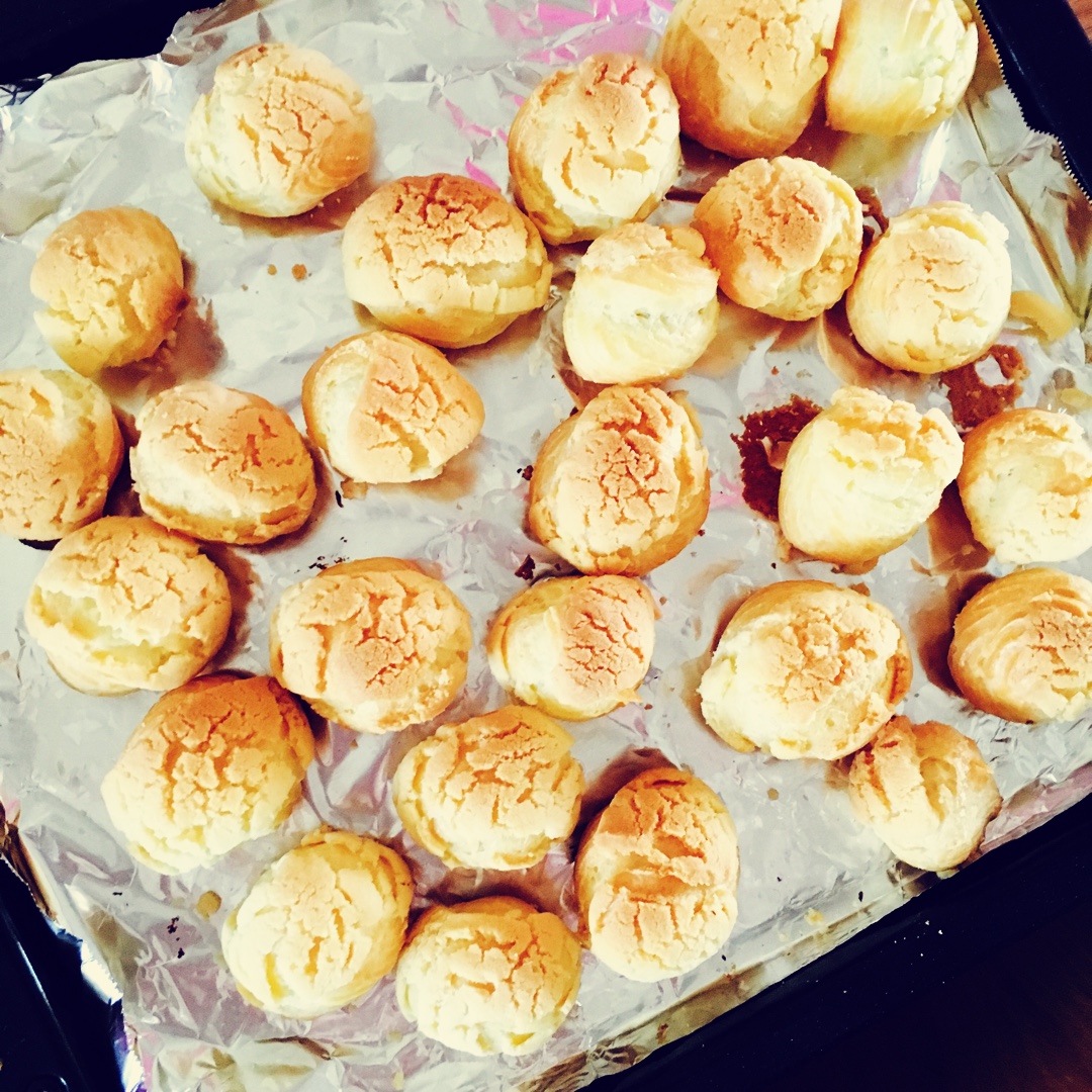 酥皮奶油泡芙--#皮黑森林#