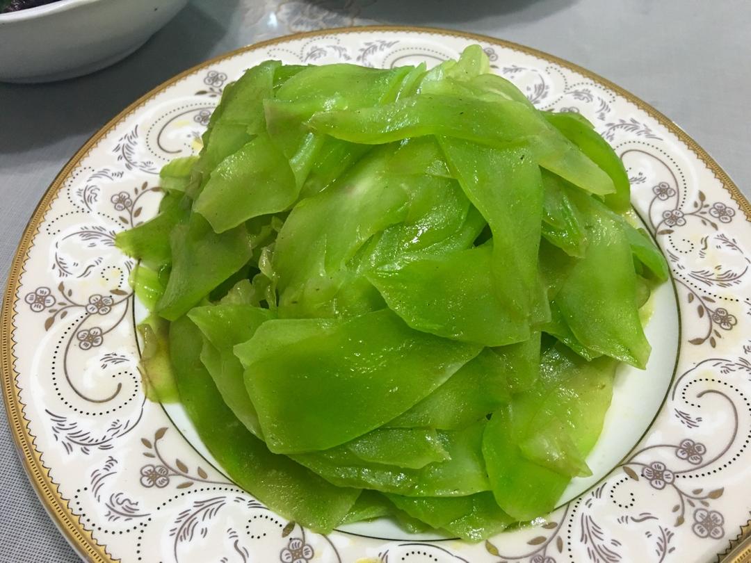 一碗君做的清炒莴苣