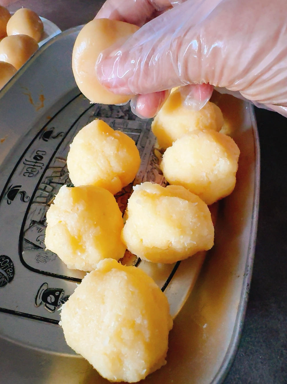 终于做出了今年最爱的月饼-广式黄金椰蓉月饼