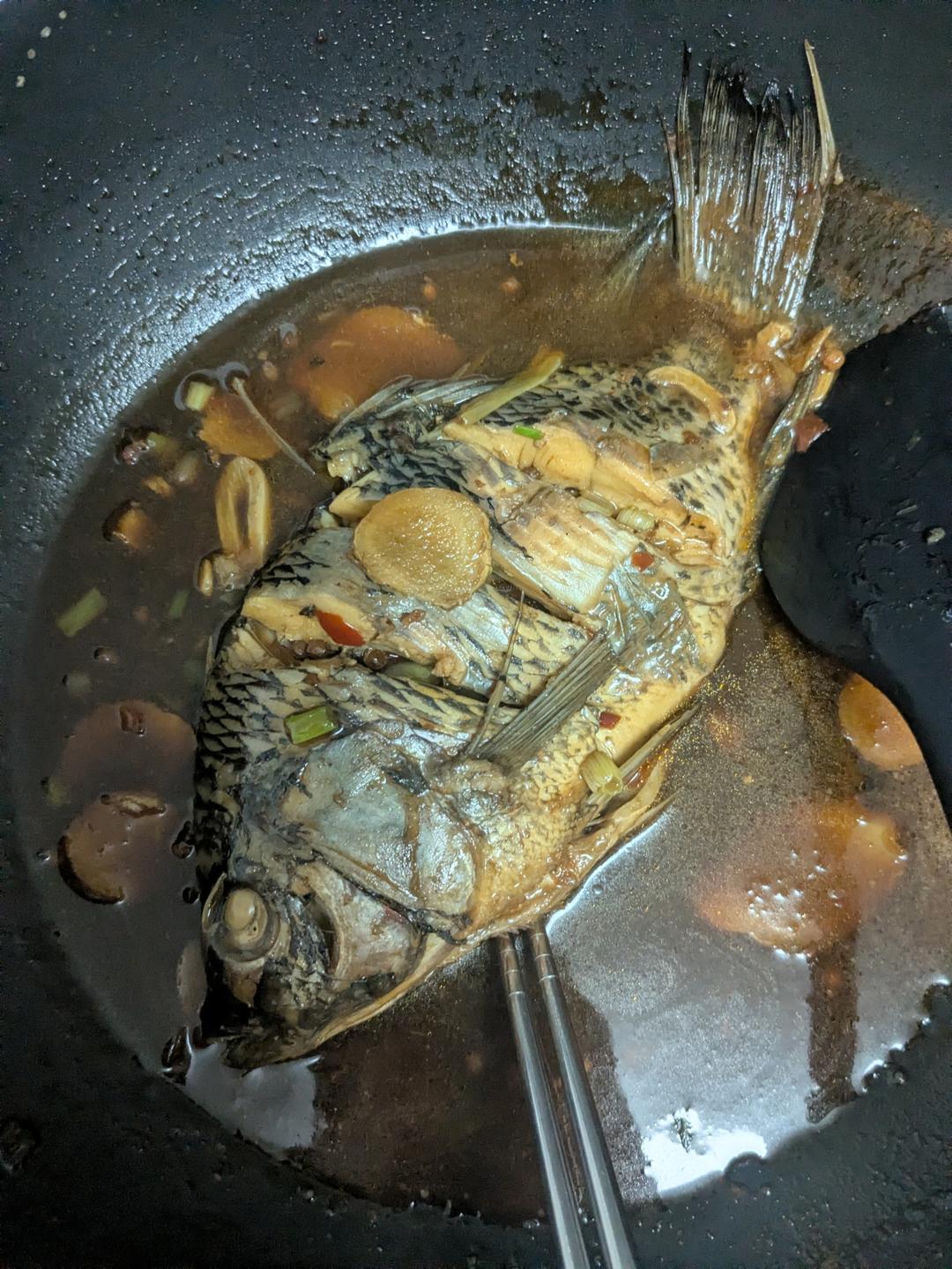 红烧鲫鱼/罗非鱼