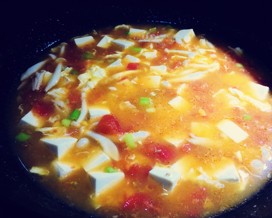 降火素汤：西红柿白玉菇炖豆腐的做法