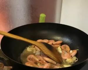 青椒北极虾的做法 步骤7