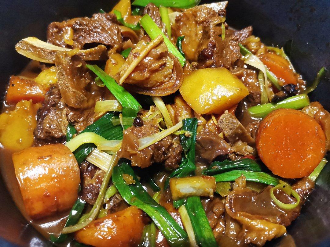 【红烧羊肉煲】