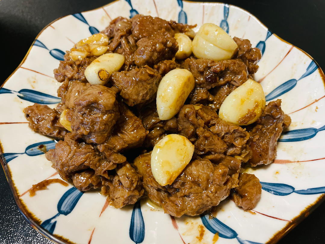 好吃到舔盘的蒜香黑椒牛肉粒